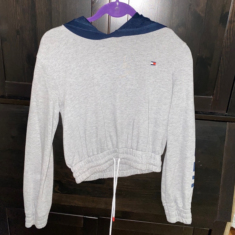 tommy hilfiger cropped hoodie